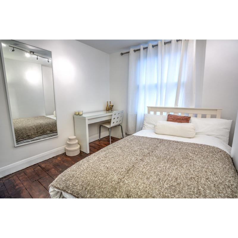 Large double room near Kennington. Don't miss out - book your viewing now!