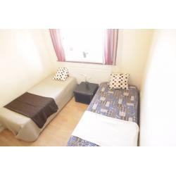 WE HAVE 2 TWIN ROOMS AVAILABLE ACROSS MORNINGTON CRESCENT'S UNDERGROUND STATION! NEAR CAMDEN! 60D