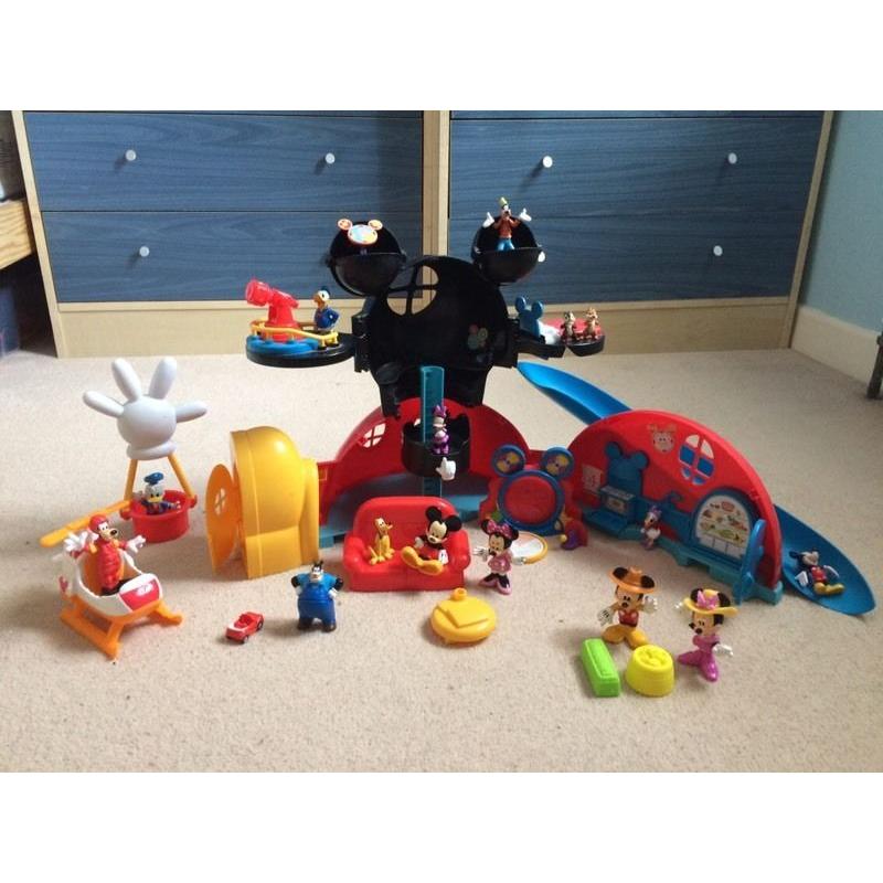Mickey Mouse play set.