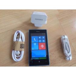 Nokia Lumia 520 16 GB / UNLOCKED / GRADE A / 8 GB SD CARD / NEW ACCESSORIES / PORTABLE CHARGER