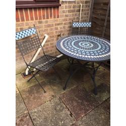 Garden table & 2 chairs