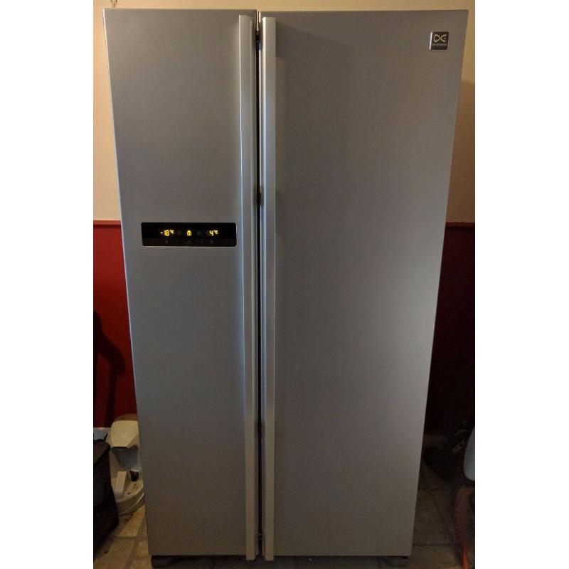 Daewoo FRAX22B3V Side-by-side American Fridge Freezer With LED Display in Silver