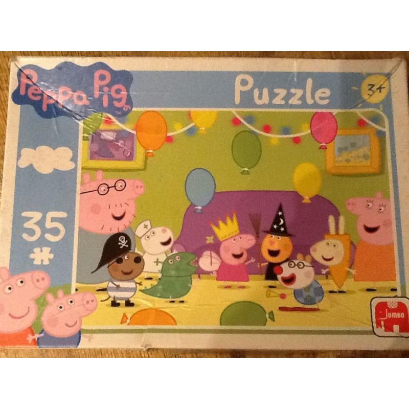 A PEPPER PIG 35 PIECE JIGSAW PUZZLE - A BIRTHDAY SCENE