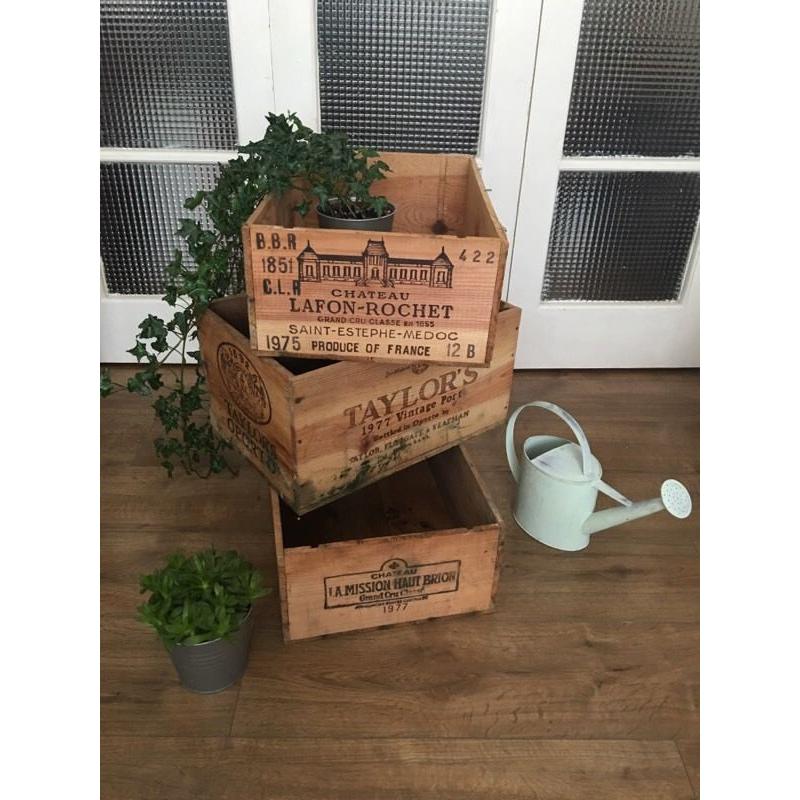 WOODEN CHEST STORAGE BOX VINTAGE ANTIQUE * DELIVERY AVAILABLE*