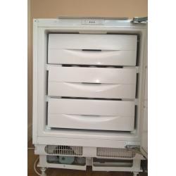 Integrated freezer - good condition - with installation instructions