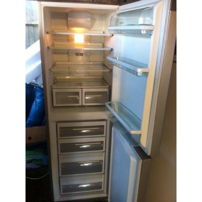 silver hotpoint fridge freezer