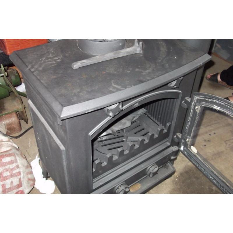 New Wood and coal burning cast iron stove Clarke Regal 11