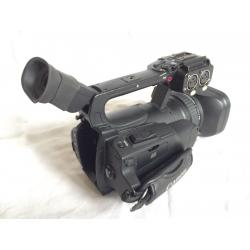 Camcorder Canon XF100 lightly used, in excellent condition ready to shoot full pack