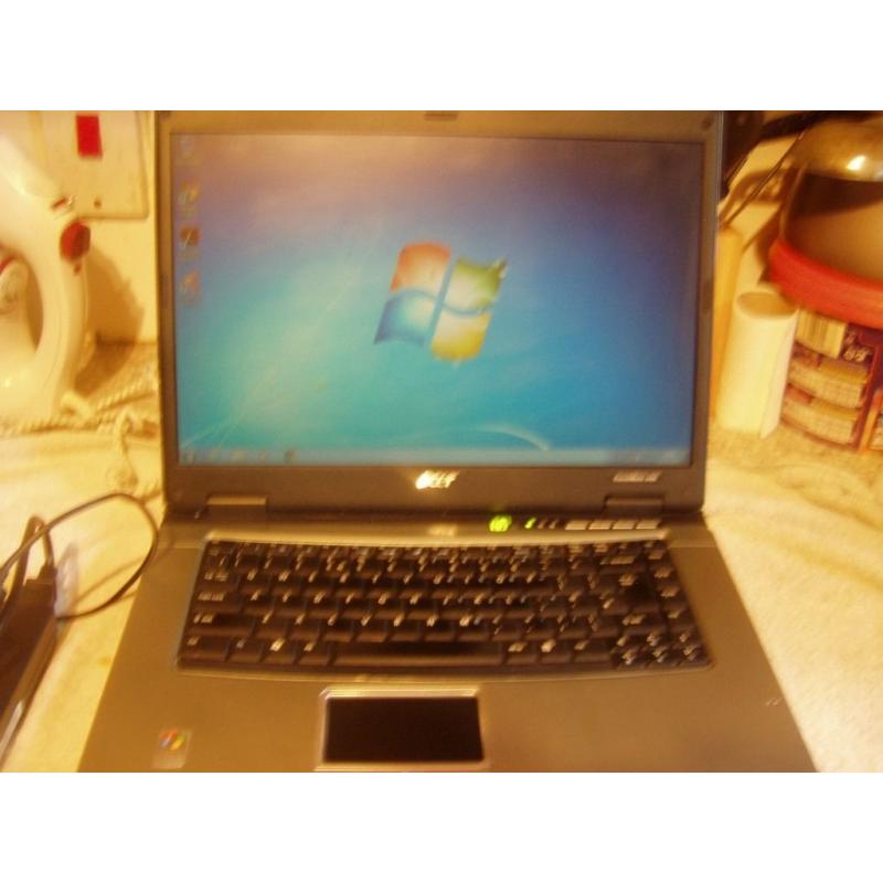 ACER TRAVELMATE 2490 LAPTOP, WIFI, 40GB, 1GB RAM, WIN 7, Activated Office 2007