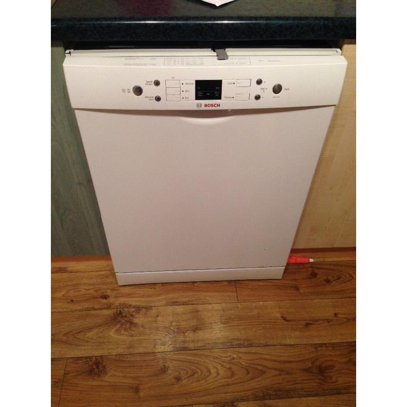 Dishwasher Bosch used for 3 months only purchased from John Lewis excellent condition