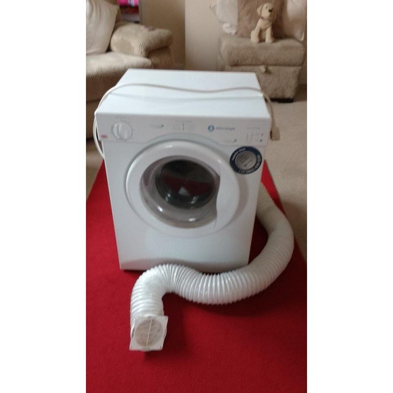White Knight 3kg vented tumble dryer