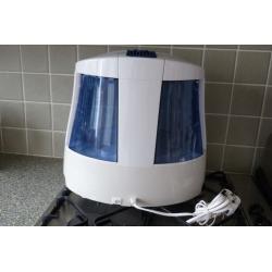 Homedics ultrasonic UV cool and warm mist humidifier with UV light