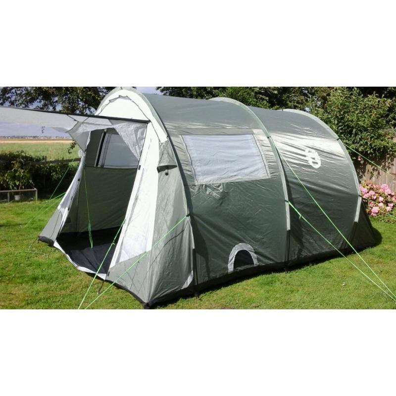 Coleman 4 berth deluxe tent with beds and cooker