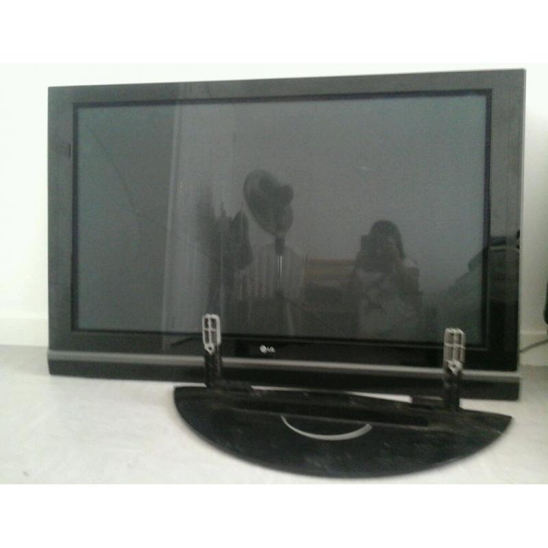 LG plasma tv 60 inch ,broken screen for part or spare