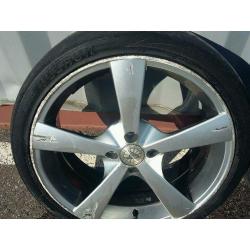 Volfrace 17" alloys with tyres