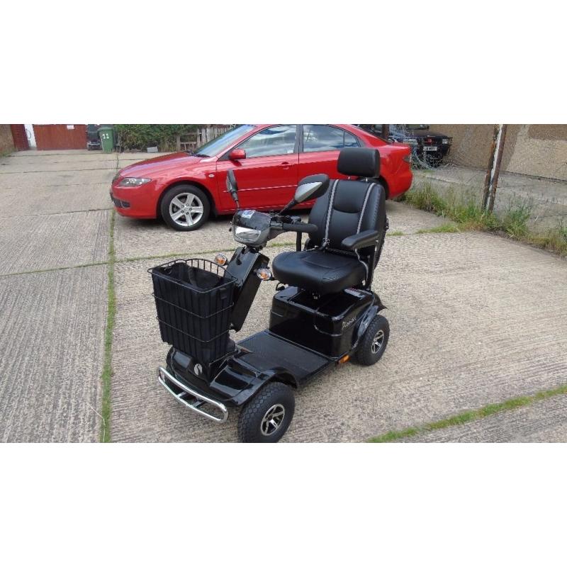 PIONEER RASCAL FULL SIZE MOBILITY SCOOTER USED ONLY TWICE - ROAD AND PAVEMENT SUITABLE - LONG RANGE