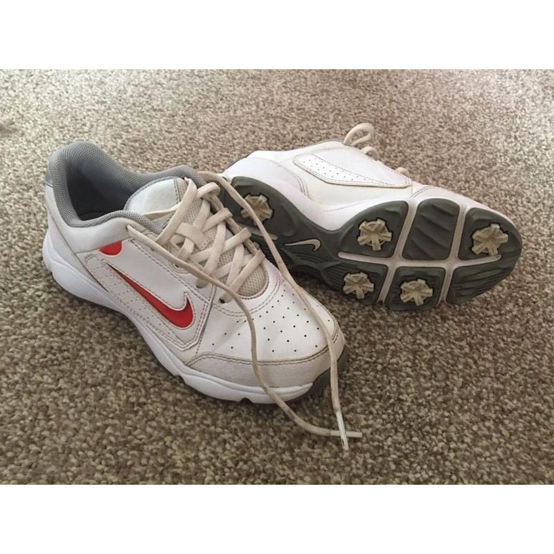 Nike junior golf shoes size 13.5