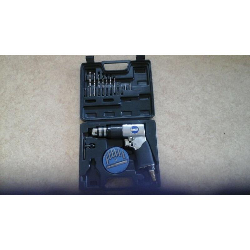 2 SETS OF TOOLS FOR AIR COMPRESSOR, DRILL & CHISEL.
