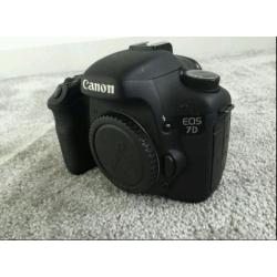 Canon 7D semi pro camera and 10-20 mm sigma F4-5.6 lens great for photographers/uni students