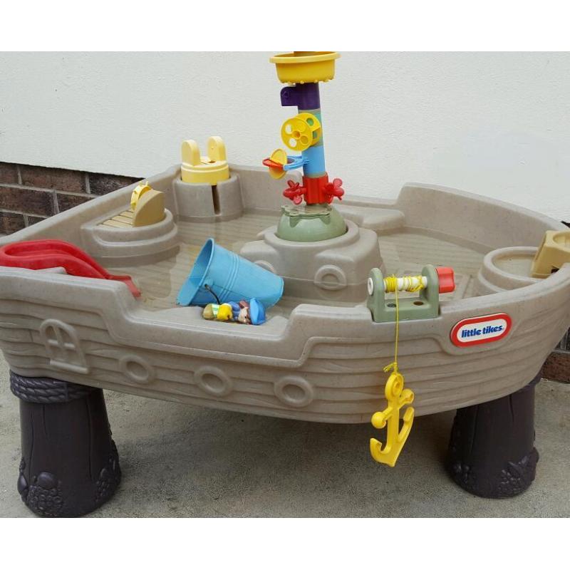 Play boat