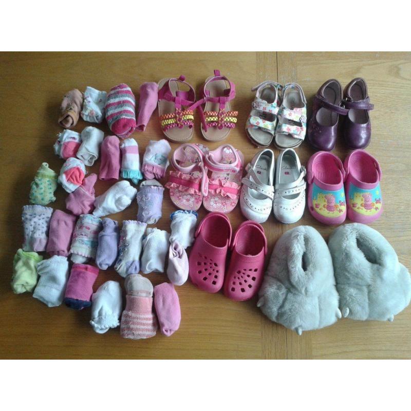 Shoe and sock bundle for a girl