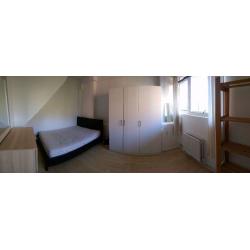 Double room to rent in Putney