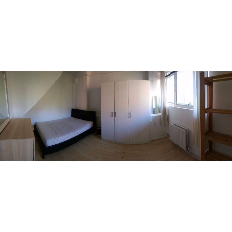 Double room to rent in Putney