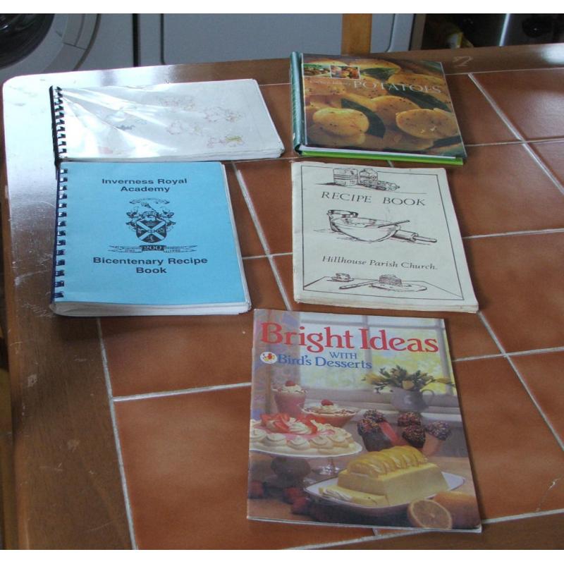 Lot of old cookery booklets, very nice little bundle
