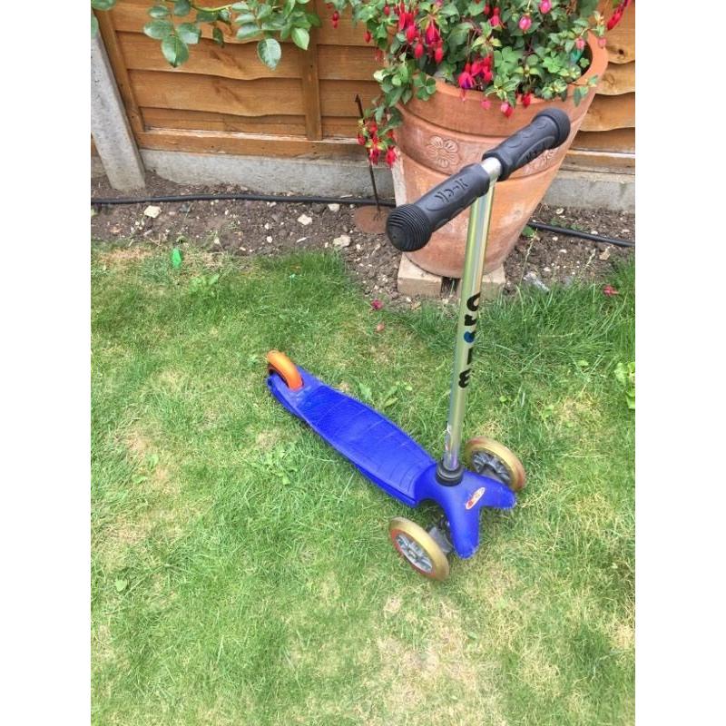 Mini micro scooter - blue very good condition