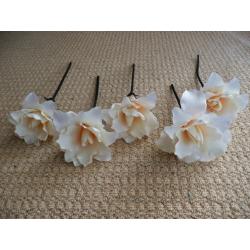 5 X 13.5" Artificial Peach & Cream Lilies with Black Stems for Flower Arrangements / Arts & Crafts