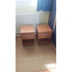 2 Bedside cabinets with 1 drawer on each unit