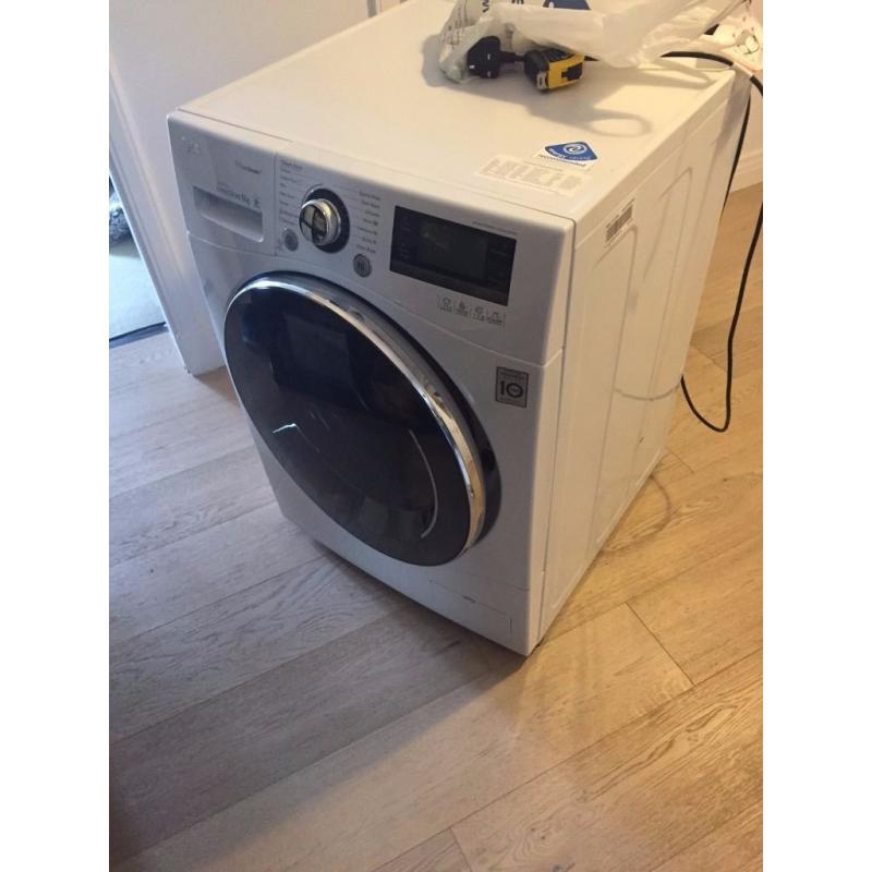 STEAM WASHING FREE STANDING MACHINE ONLY 1 YR OLD 9KG(large)