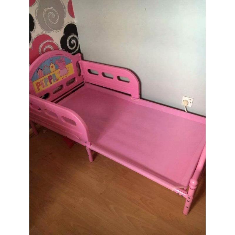 Peppa pig toddler bed with mattress