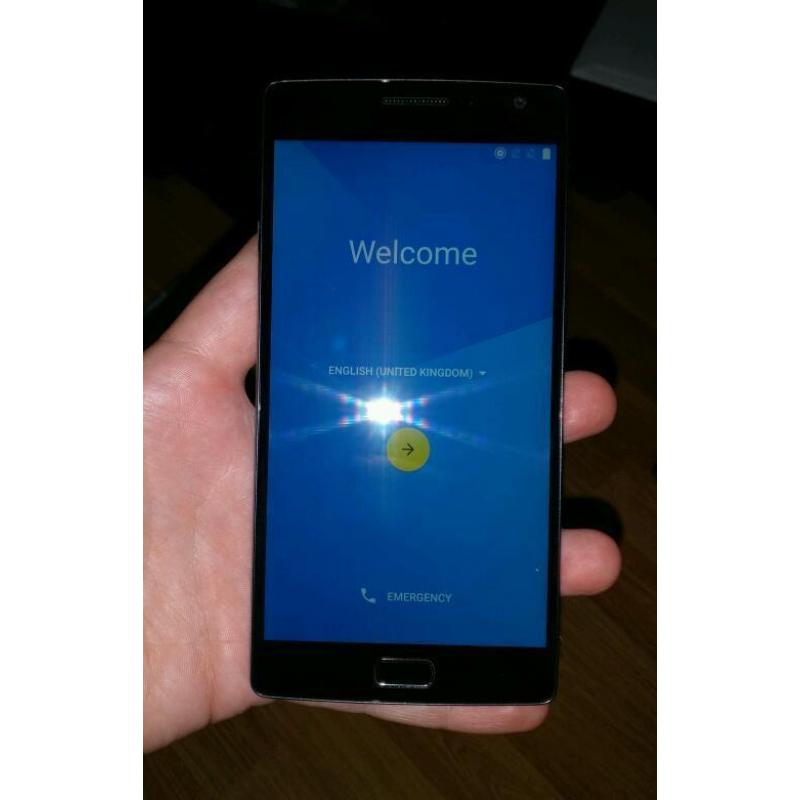 Oneplus 2 (two) phone unlocked. Great condition