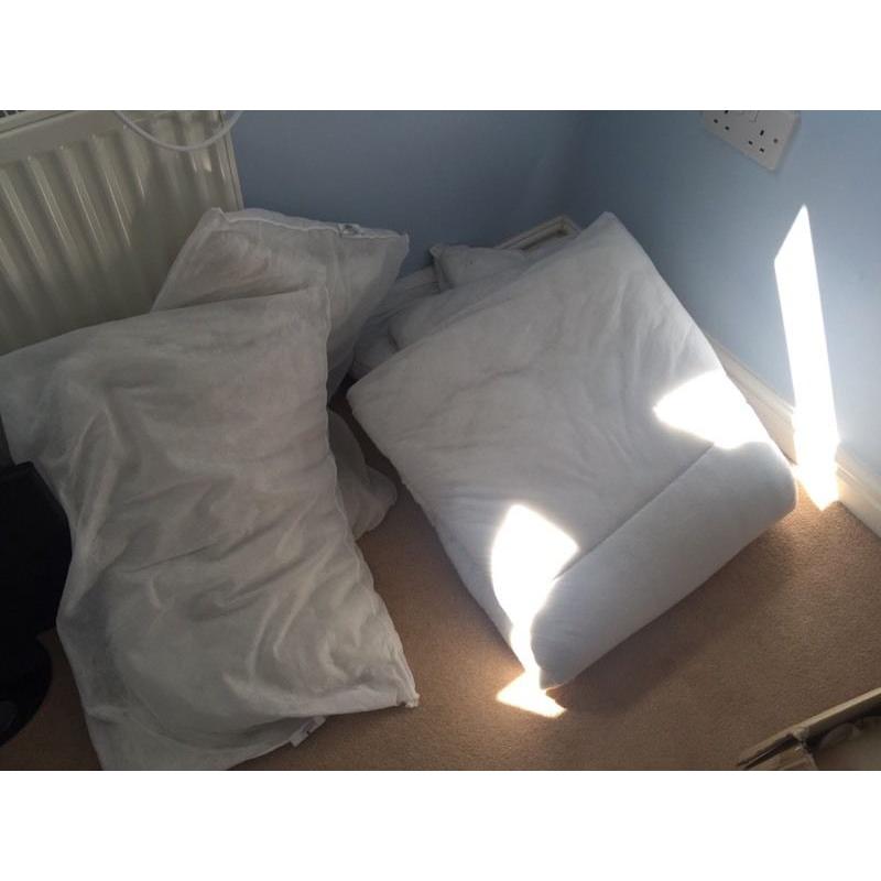 Single duvet with 2 pillows