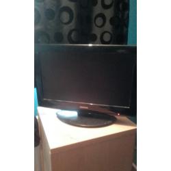 Toshiba lcd colour TV, 19 inch, HD and freeview ready