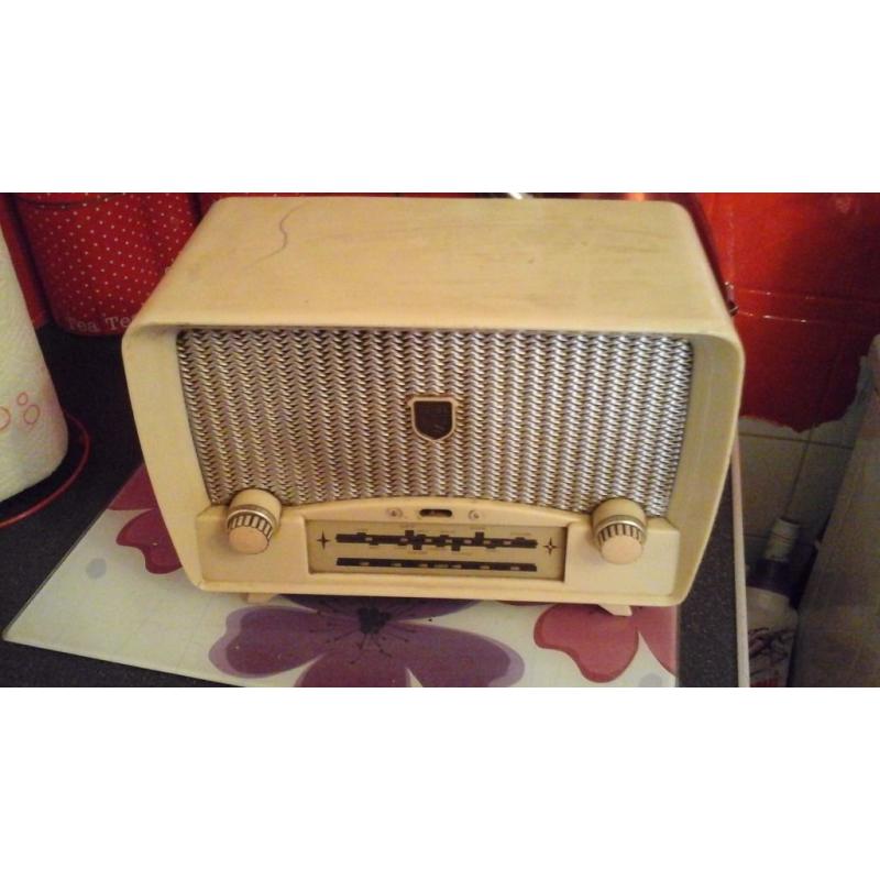 Ultra vavle vintage radio