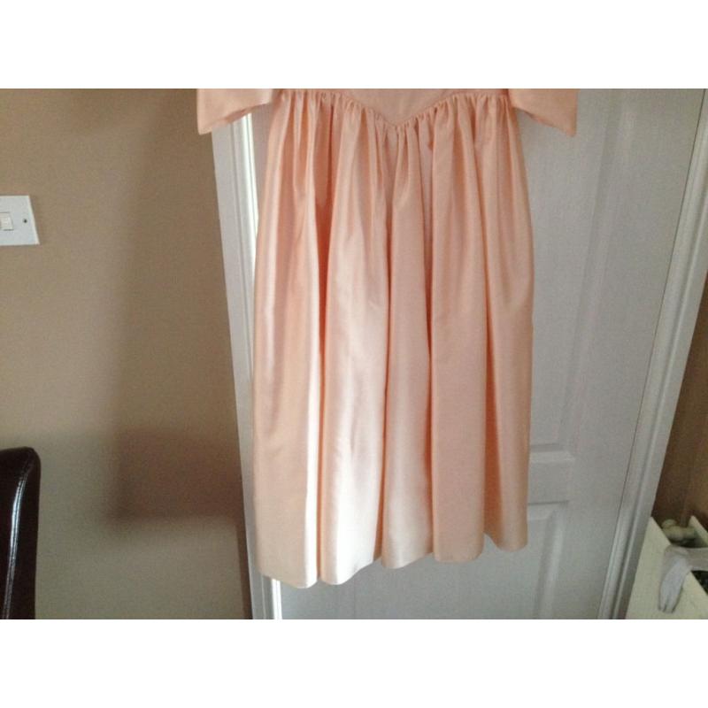 EXCELLENT CONDITION KIDS FLOWER GIRL/BRIDESMAID PEACH LIKE COLOUR DRESS FOR AGE 10 - 12