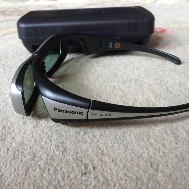 Panasonic 3D Glasses Unused and in plastic carrycase/box