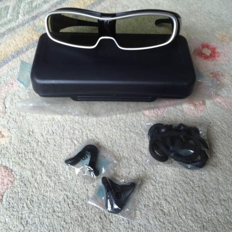 Panasonic 3D Glasses Unused and in plastic carrycase/box