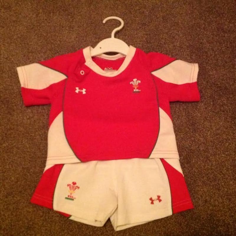 Welsh rugby kit, aged 0-6 months