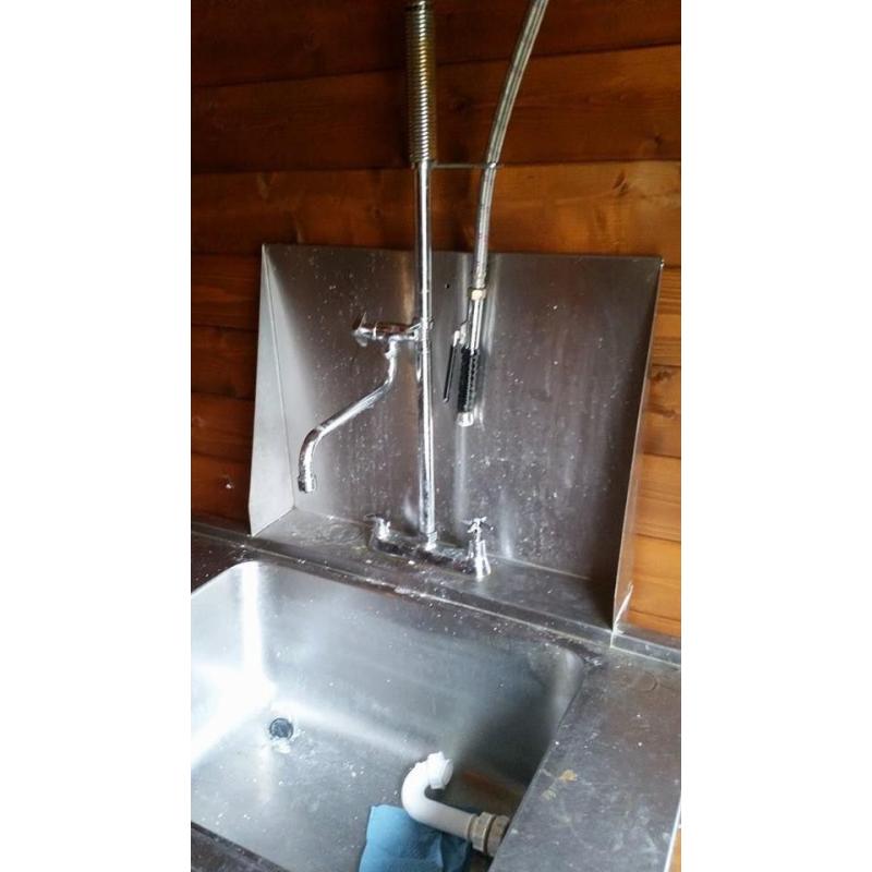 Commercial sink unit