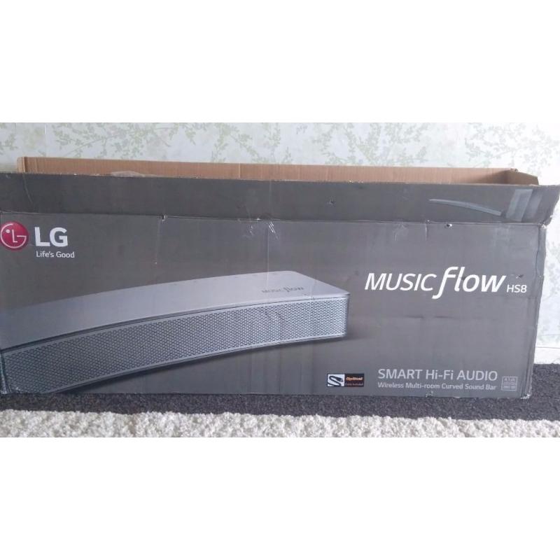 Lg MusicFlow HS8 curved soundbar