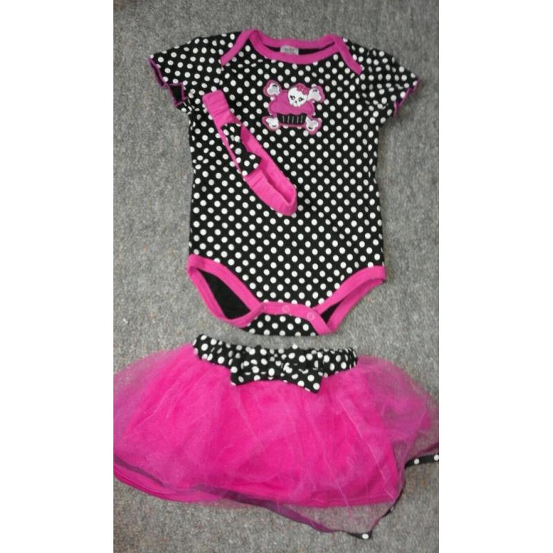Girls outfit age 18 months vgc