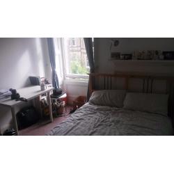 Double room Short term let until end of year Morningside