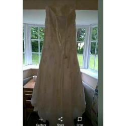 Ivory Sincerity 3971 size 14/16 wedding dress