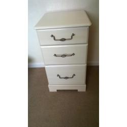 3 drawer chest of drawers from DREAMS Brand new