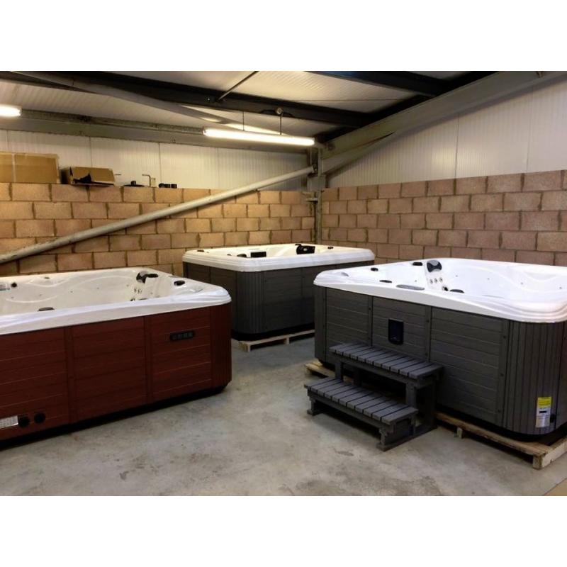 Brand New 5 Seat Balboa Hot Tub - Two Lounge Seats! Free Delivery & Installation