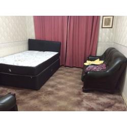 Double room available, Female only