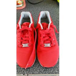 Adidas Torsion trainers size 5 in red. Unisex, worn once